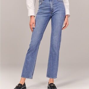 Abercrombie Ultra High Rise Ankle Straight Jean - Size 26L Long Medium Wash